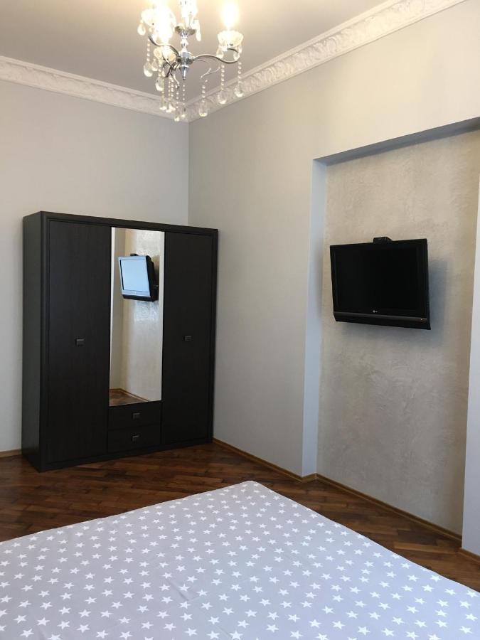 Apartment On Centre Lviv Exterior foto