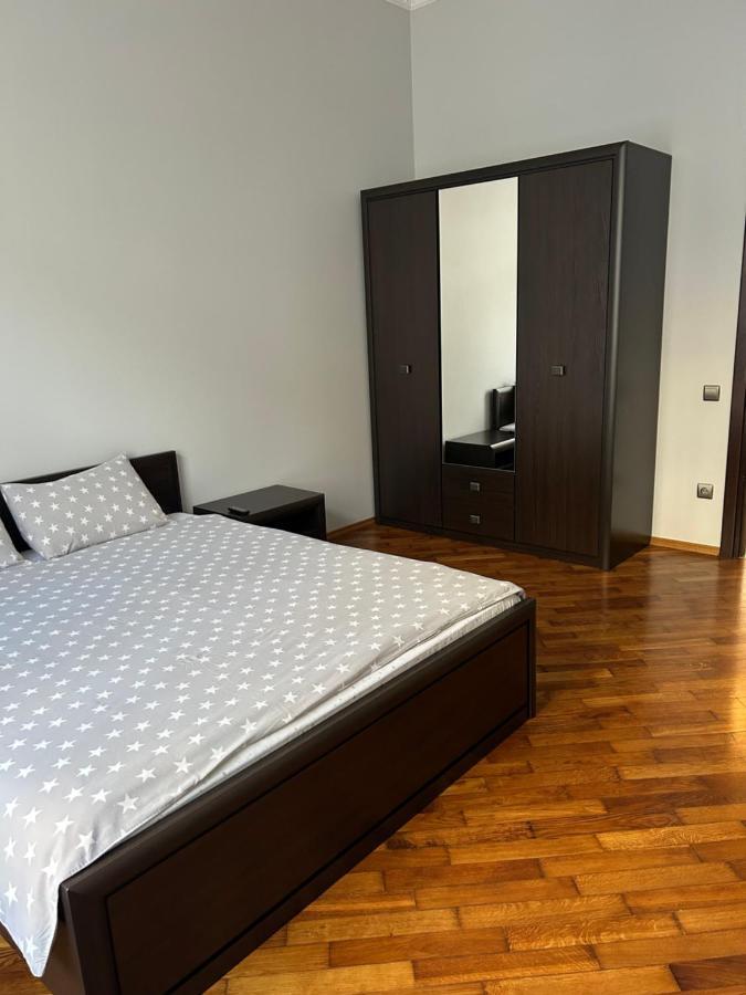 Apartment On Centre Lviv Exterior foto