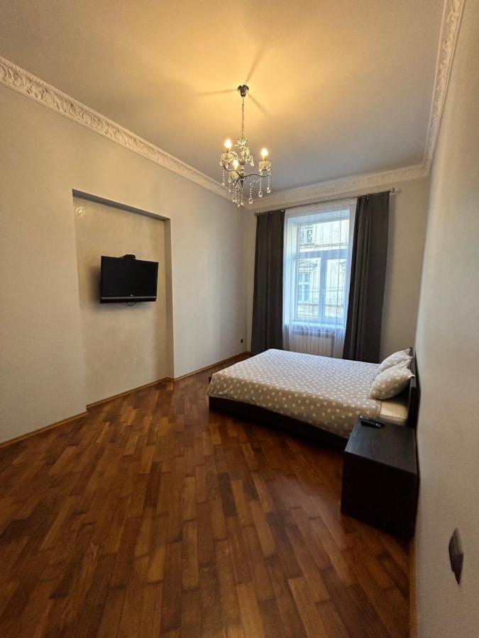 Apartment On Centre Lviv Exterior foto
